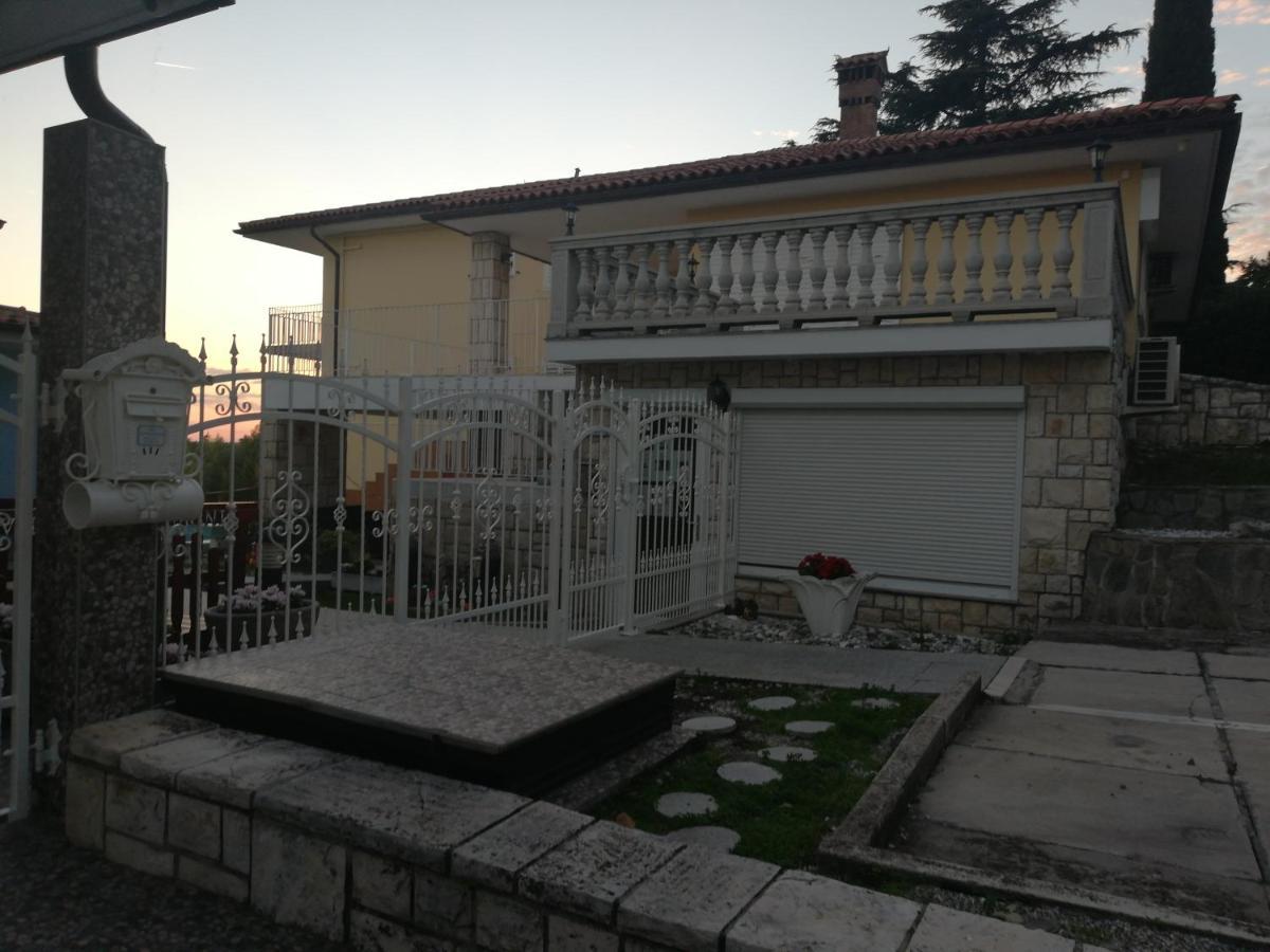 Guest House Vila Luka ポルトローシュ エクステリア 写真