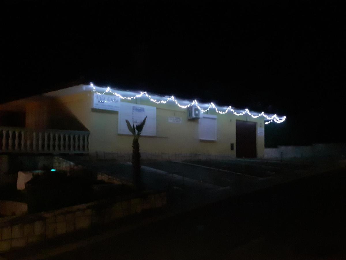 Guest House Vila Luka ポルトローシュ エクステリア 写真