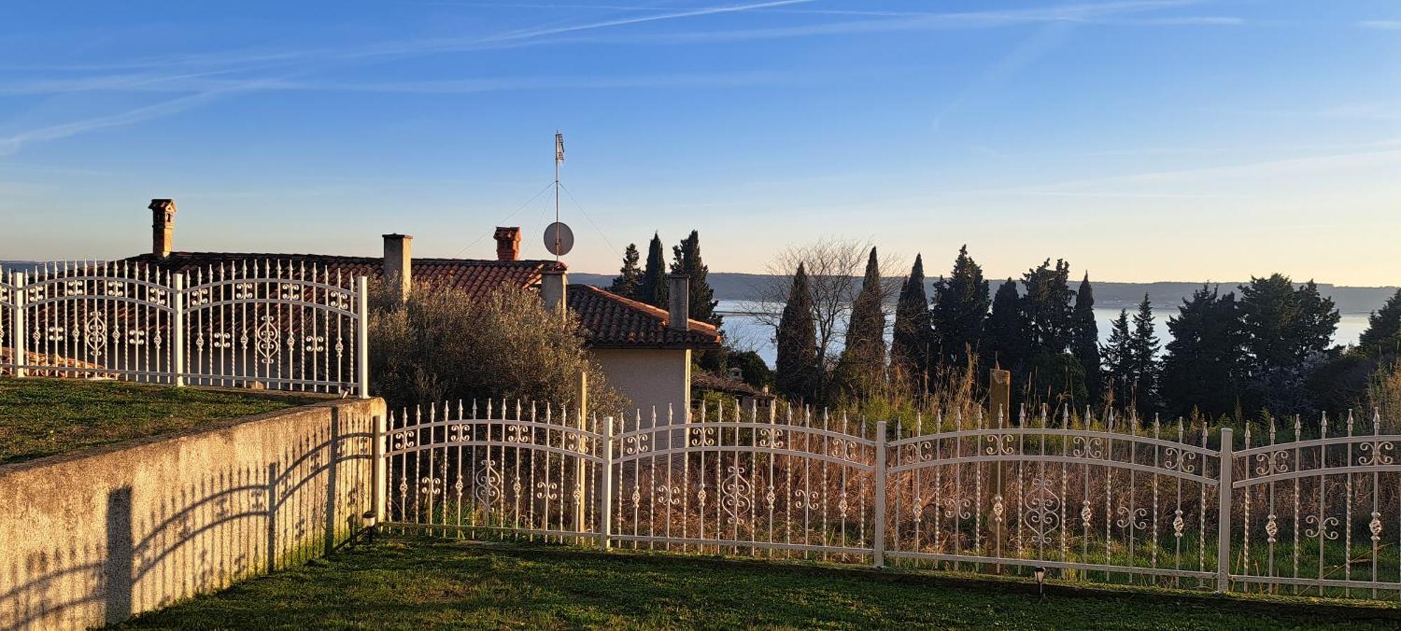 Guest House Vila Luka ポルトローシュ エクステリア 写真
